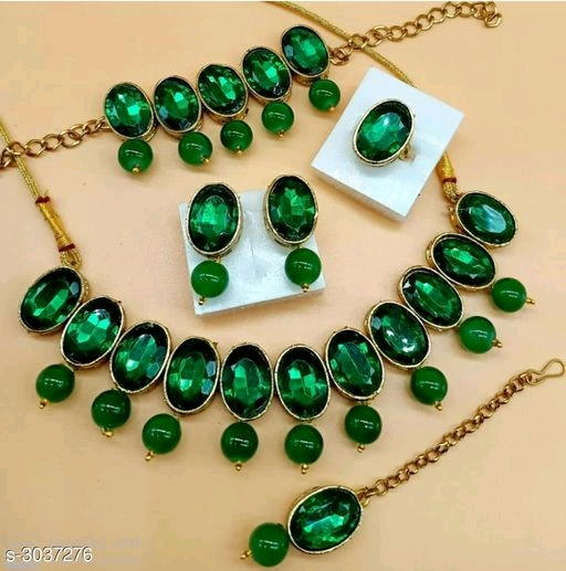 Kundan Women's Jewellery Sets