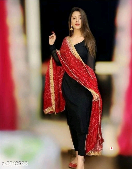 Aakarsha Graceful Women Kurta Sets