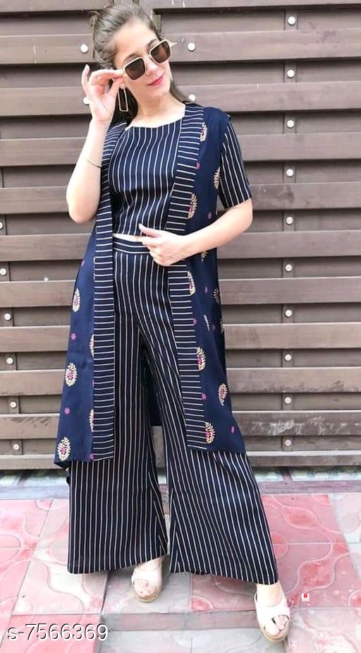 Aishani Fabulous Women Kurta Sets